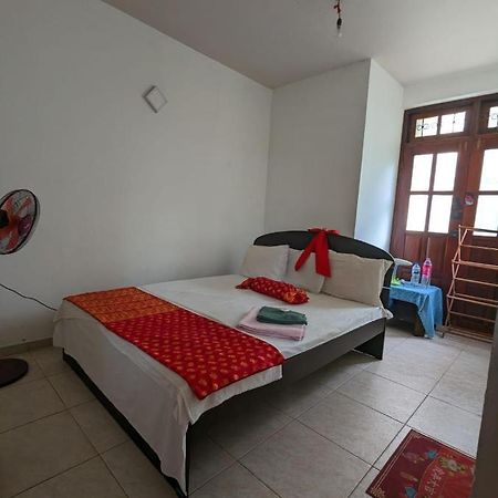 Shiranthi Guest House Rajagiriya Buitenkant foto