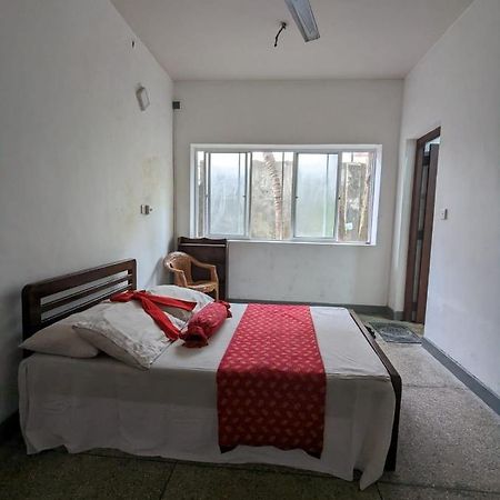 Shiranthi Guest House Rajagiriya Buitenkant foto