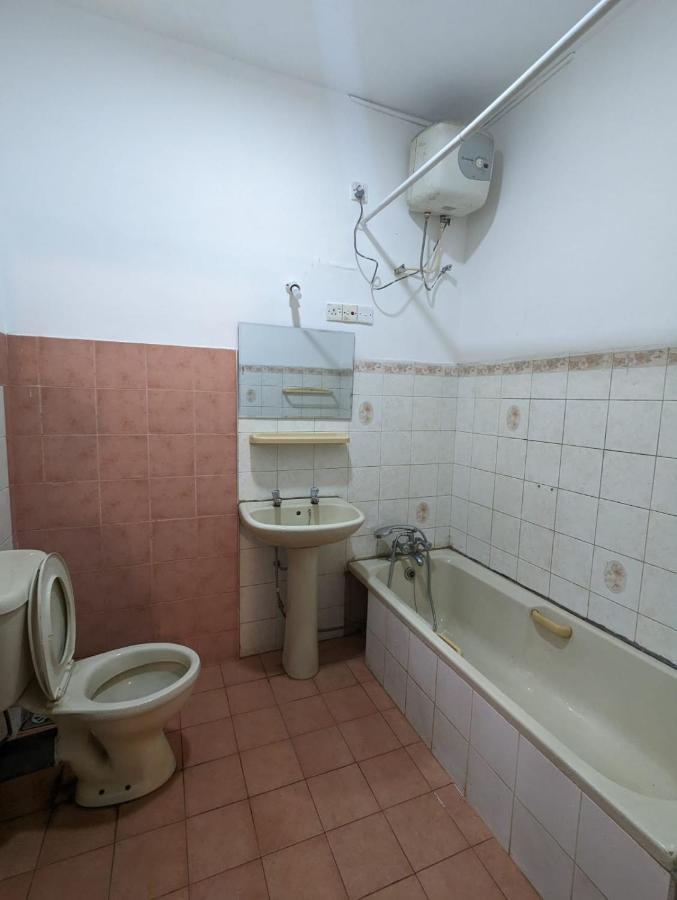 Shiranthi Guest House Rajagiriya Buitenkant foto