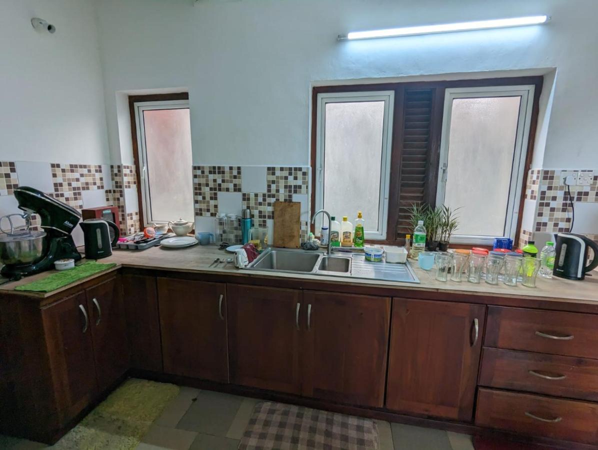 Shiranthi Guest House Rajagiriya Buitenkant foto